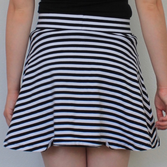 Striped Skater Skirt - Picture 4 of 4
